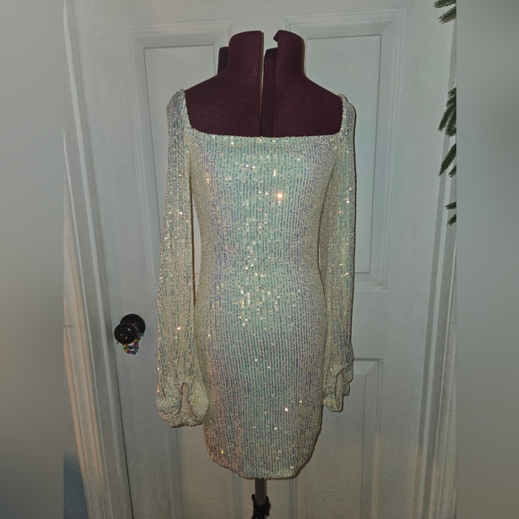 Speechless Dresses & Skirts - Speechless Small Long Balloon Sleeve Opalescent Sequin Tie Back Mini Dress